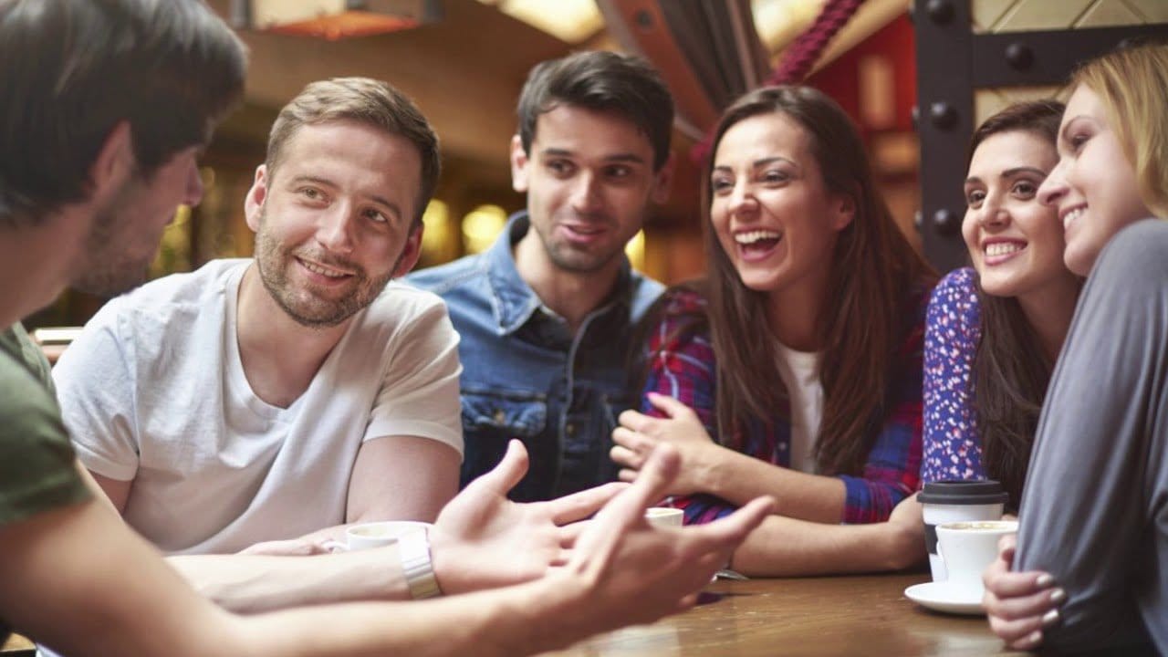 Νέα έρευνα: Μήπως τελικά μιλάμε περισσότερο από όσο θέλουμε;