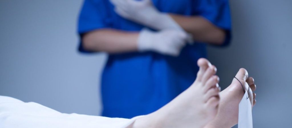 Σοκ στην Ινδία: Θύμα τροχαίου ατυχήματος «ζωντάνεψε» στο ιατροδικαστικό τραπέζι