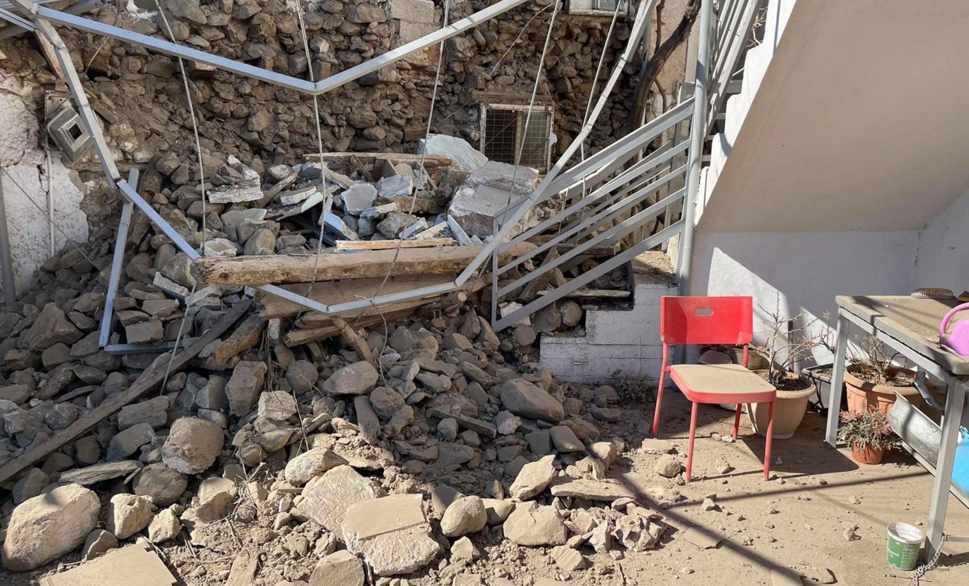 Σεισμός στην Ελασσόνα: Απεγκλωβίστηκαν 6 άτομα σε Μεσοχώρι και Μαγούλα