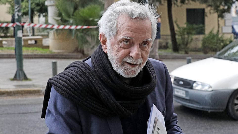 Απολογήθηκε ο Δρίτσας στη Βουλή: «Ενώπιον των Ελλήνων θέλω να λογοδοτήσω, να εξηγήσω και να αποκαταστήσω»