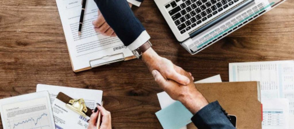 Τα «πάνω – κάτω» στα εργασιακά: Έρχονται αλλαγές στο ωράριο των εργαζομένων