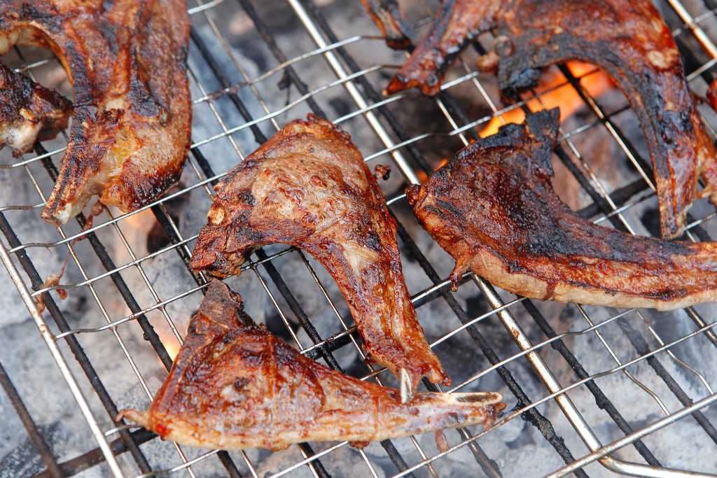 Τρία λάθη που κάνεις όταν ψήνεις παϊδάκια και πως να τα αποφύγεις