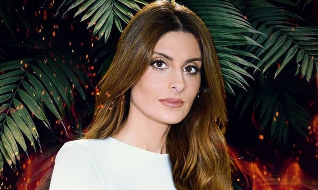 Survivor: Η στιγμή που η «ακριβοπληρωμένη» Α.Σαλαγκούδη αγνοεί τους δημοσιογράφους στο αεροδρόμιο σαν πραγματική σταρ