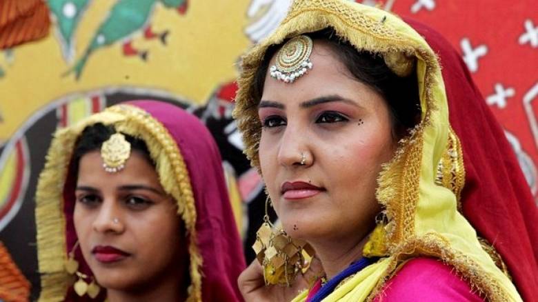 Ινδία: Ανδρας αποκεφάλισε την κόρη του και πήγε το κεφάλι της στην αστυνομία