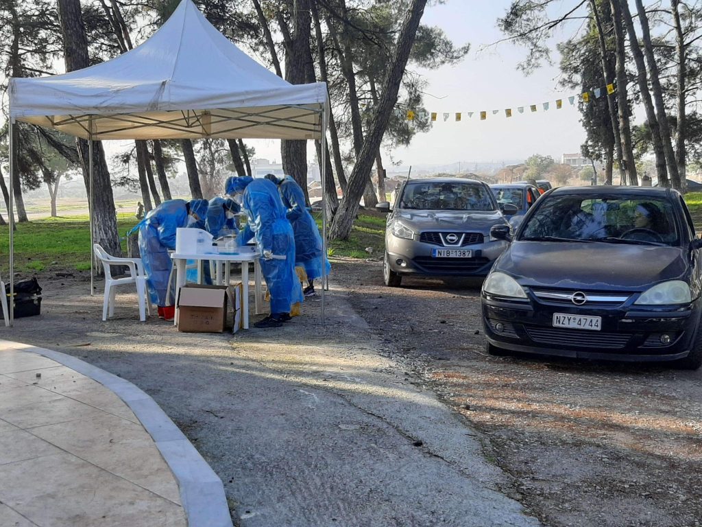 Οργή  πολιτών κατά κλιμακίου του ΕΟΔΥ: «Δεν ντρέπεστε; Δεν σας  φτάνει που καταστρέψατε τις ζωές μας; Φύγετε από εδώ»!