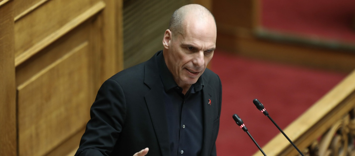 Γ.Βαρουφάκης: «Ο υπουργός Οικονομικών γιορτάζει ύφεση μόνο 8% – Το γιατί στη Βουλή…»