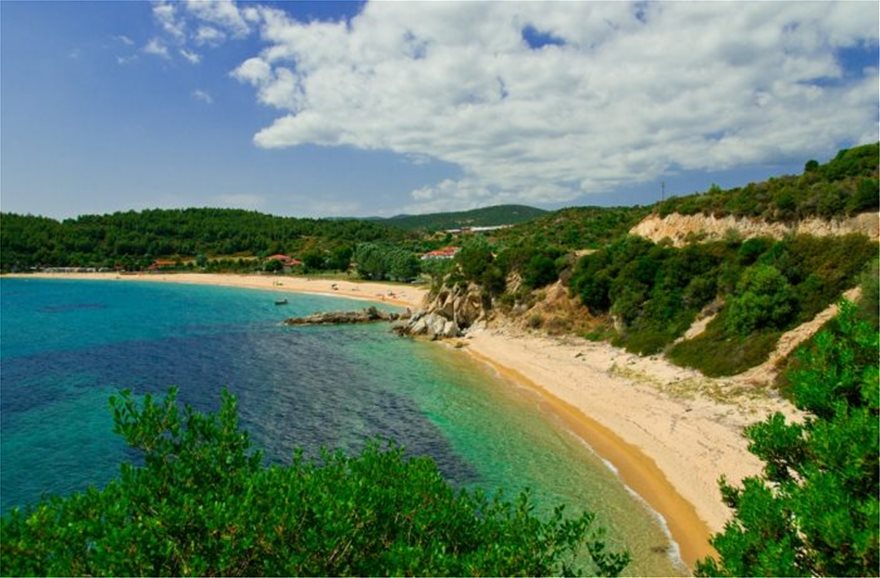 Δύο ελληνικές ανάμεσα στις δέκα «μυστικές» παραλίες της Ευρώπης – Δείτε ποιες είναι