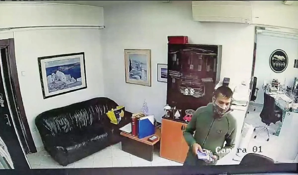 Ελεύθερος για ακόμη μία φορά αφέθηκε ο «Γύπας» που έχει διαπράξει 24 κλοπές και δύο ληστείες!