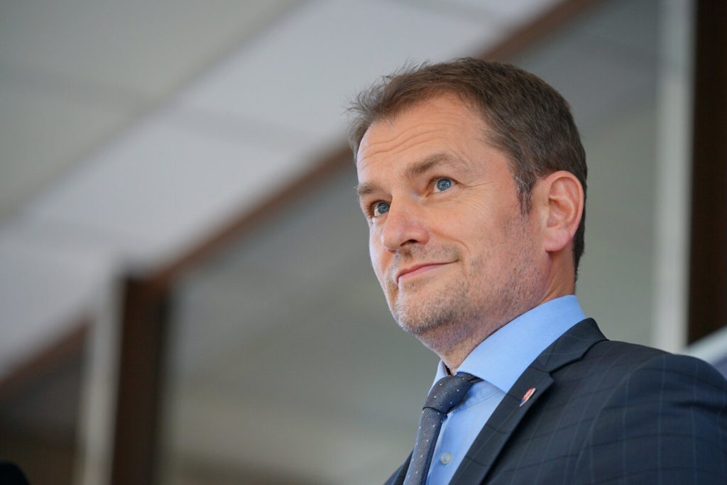 Ξεκάθαρος ο Σλοβάκος πρωθυπουργός: «Θα σώσουμε το λαό ματς με το Sputnik V – Δεν θα το επέστρεφα ποτέ»