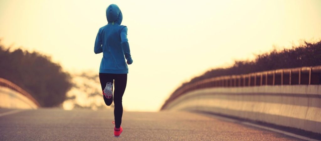 Ο λόγος που το τρέξιμο σας δίνει δύναμη και διάθεση για όλη την ημέρα