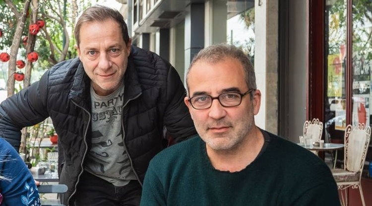 O αδερφός του Δημήτρη Λιγνάδη παρενέβη σε εκπομπή μετά την αποκάλυψη των επιστολών – Προσπαθεί να σώσει ότι μπορεί!!