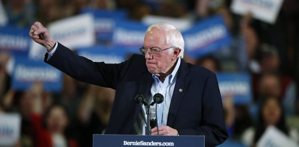 Μπέρνι Σάντερς: «Αφήστε τους νέους να κοινωνικοποιηθούν & να βγουν ραντεβού»