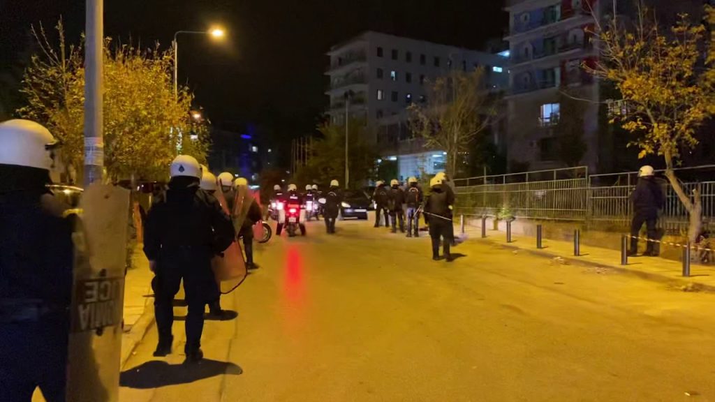 Θεσσαλονίκη: Ένταση με χημικά έξω από το ΑΠΘ – Η ΕΛ.ΑΣ έκανε προσαγωγές (βίντεο)