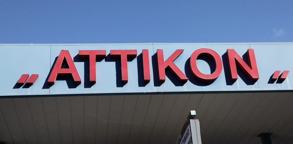 Πρόεδρος ΠΟΕΔΗΝ για νοσοκομείο «Αττικόν»: «Εκτός ψυγείου 10 σοροί – Ασφυξία στο νεκροθάλαμο» (βίντεο)