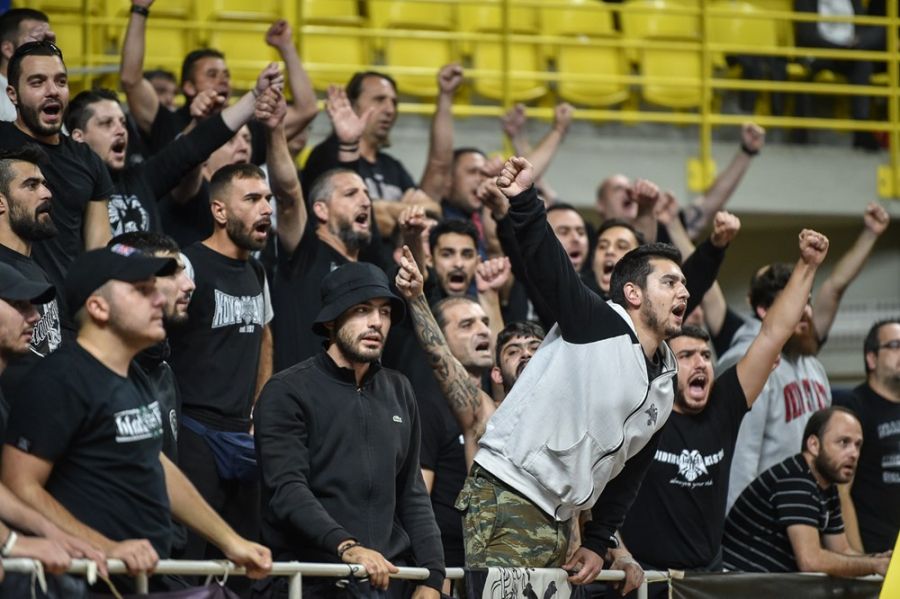Τούμπα: Οπαδοί τα «έψαλλαν» στους παίκτες του ΠΑΟΚ – Δεν «τολμούσαν» να βγουν από τα αποδυτήρια οι παίκτες