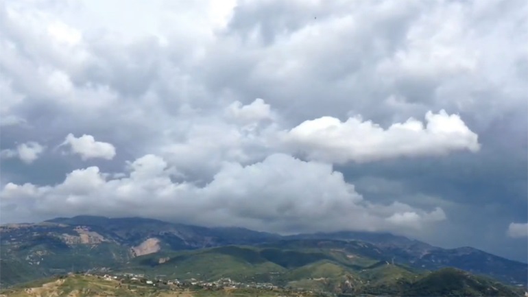 Καιρός: Με βροχές και άνοδο της θερμοκρασίας η σημερινή μέρα – Αναλυτικά η πρόγνωση