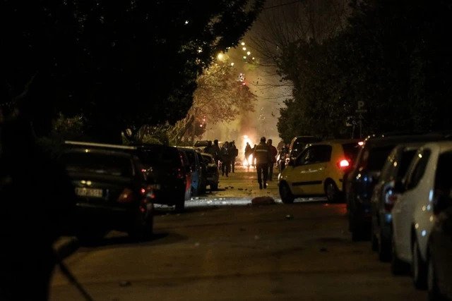 ΕΛ.ΑΣ: Στο 401 στρατιωτικό νοσοκομείο ο τραυματίας αστυνομικός- Έχει τις αισθήσεις του