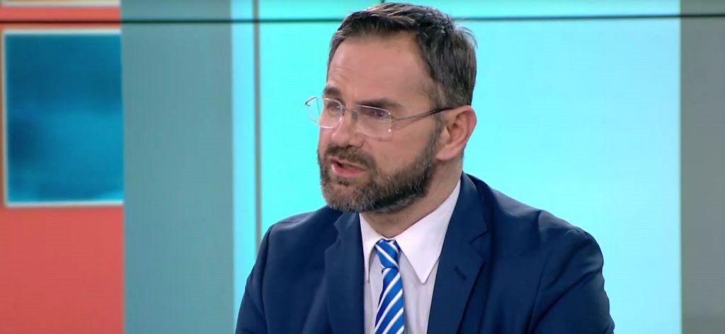 Σ.Μπαλάσκας: «Όλοι οι αστυνομικοί έχουμε μεταλλικό πτυσσόμενο γκλοπ» (βίντεο)