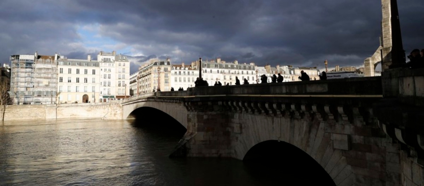 Σοκαριστικό έγκλημα στην Γαλλία: Ξυλοκόπησαν και πέταξαν στον Σηκουάνα μία 14χρονη