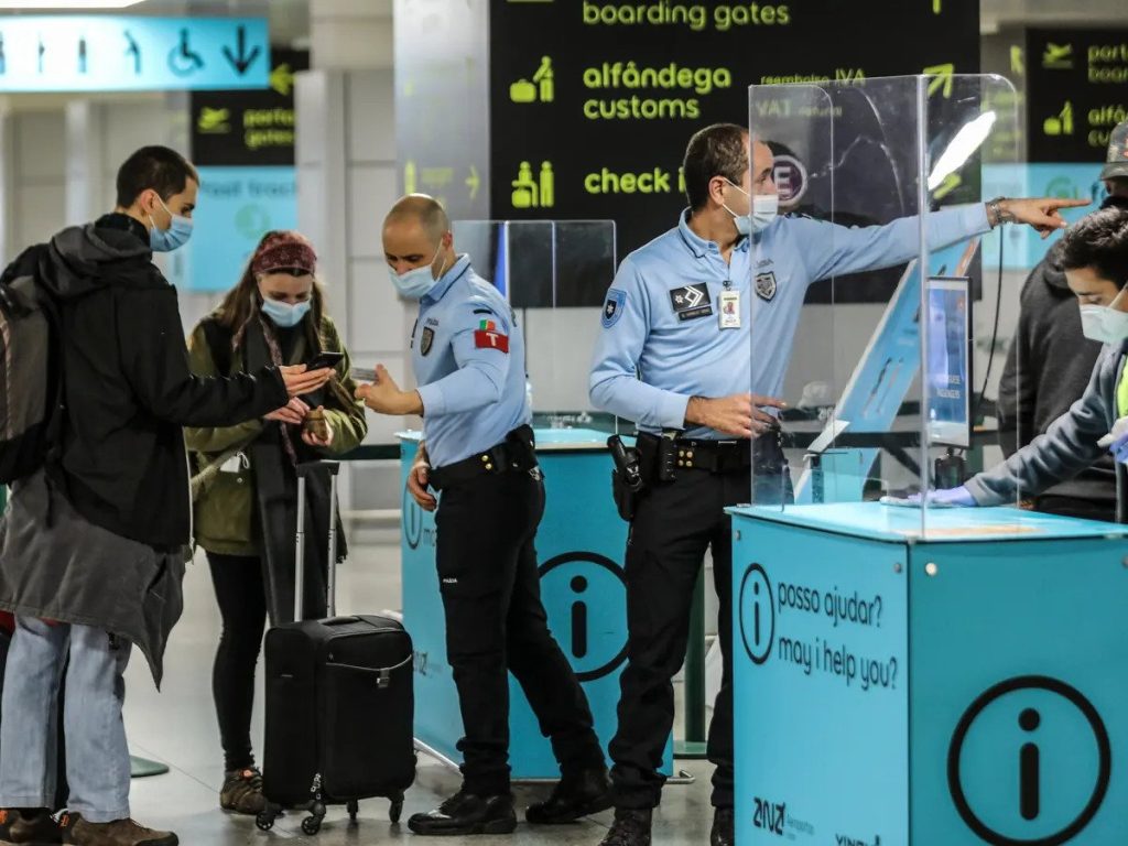 Ισπανία: Η Αστυνομία επιχειρεί να συλλάβει γυναίκα χωρίς μάσκα – Δεν υπολόγισε όμως την αντίδραση του κόσμου