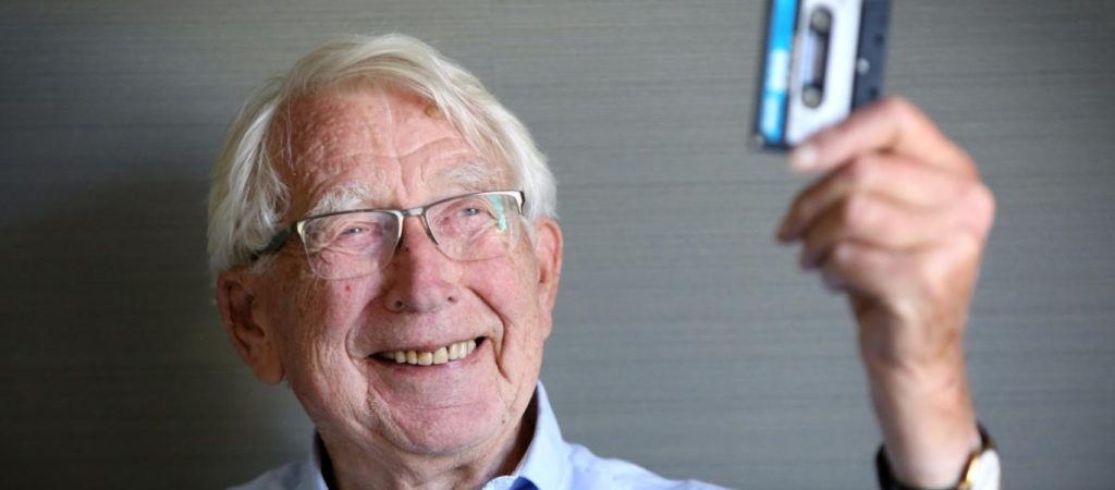 Lou Ottens: Πέθανε σε ηλικία 94 ετών ο δημιουργός της κασέτας