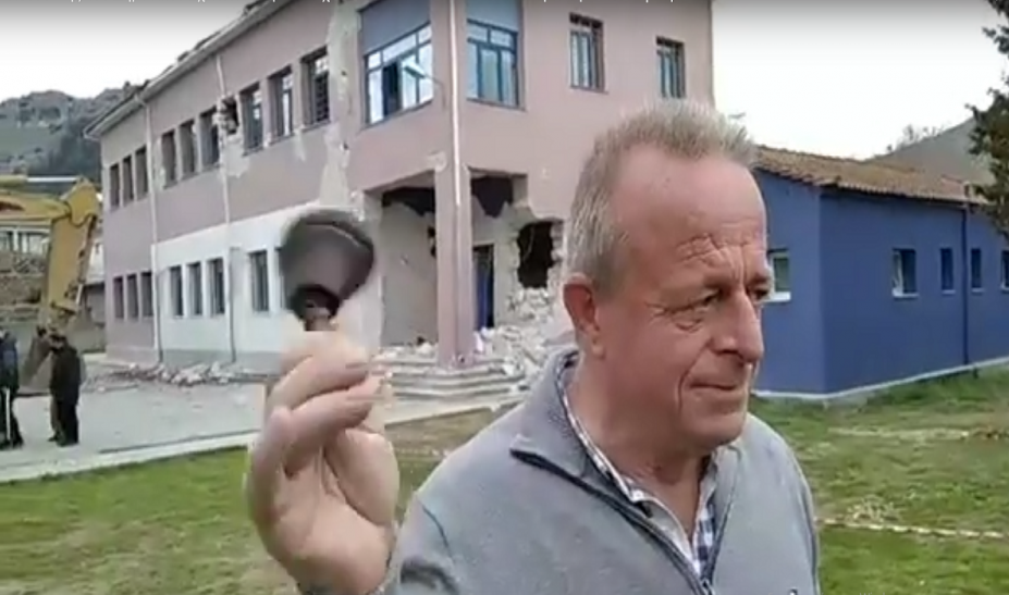 Σεισμός – Δαμάσι: Ο διευθυντής του σχολείου χτύπησε το τελευταίο κουδούνι πριν την κατεδάφιση (φώτο-βίντεο)