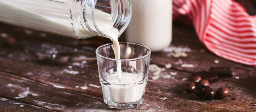 Αυτές είναι οι 4 φυτικές τροφές που περιέχουν περισσότερο ασβέστιο από το γάλα