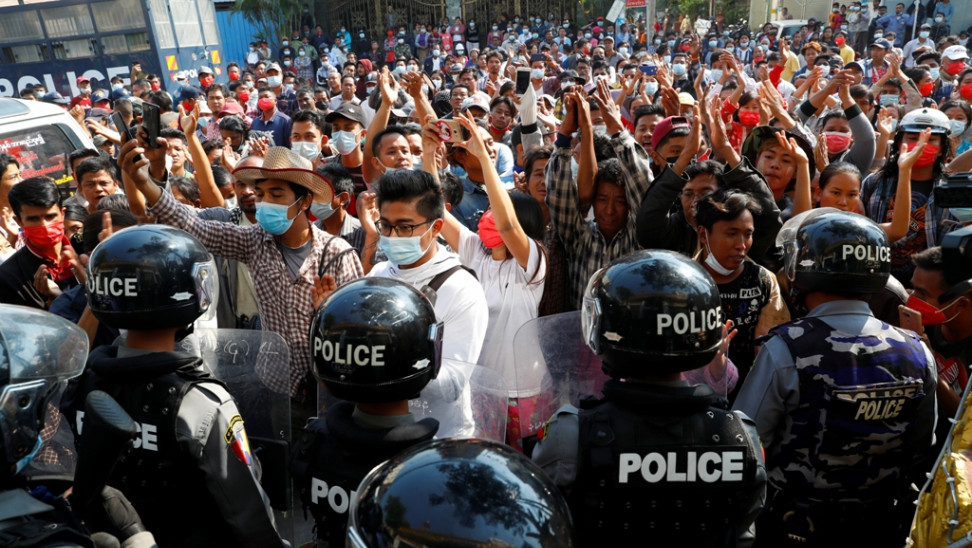 Μιανμάρ: Τουλάχιστον πέντε διαδηλωτές σκοτώθηκαν στην πόλη Μιάινγκ