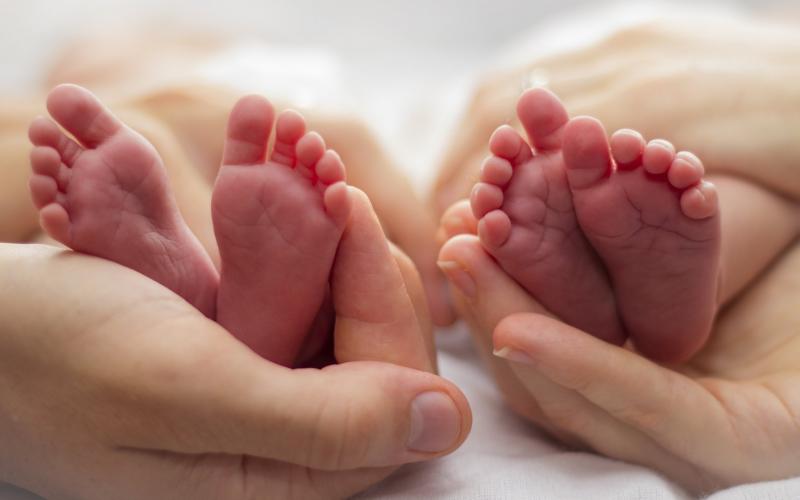 Αυξήθηκαν παγκοσμίως οι γεννήσεις διδύμων – Που οφείλεται σύμφωνα με μελέτη