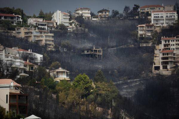 Ενώπιον του ανακριτή ο πιλότος του συντονιστικού ελικοπτέρου που επιχείρησε στο Μάτι