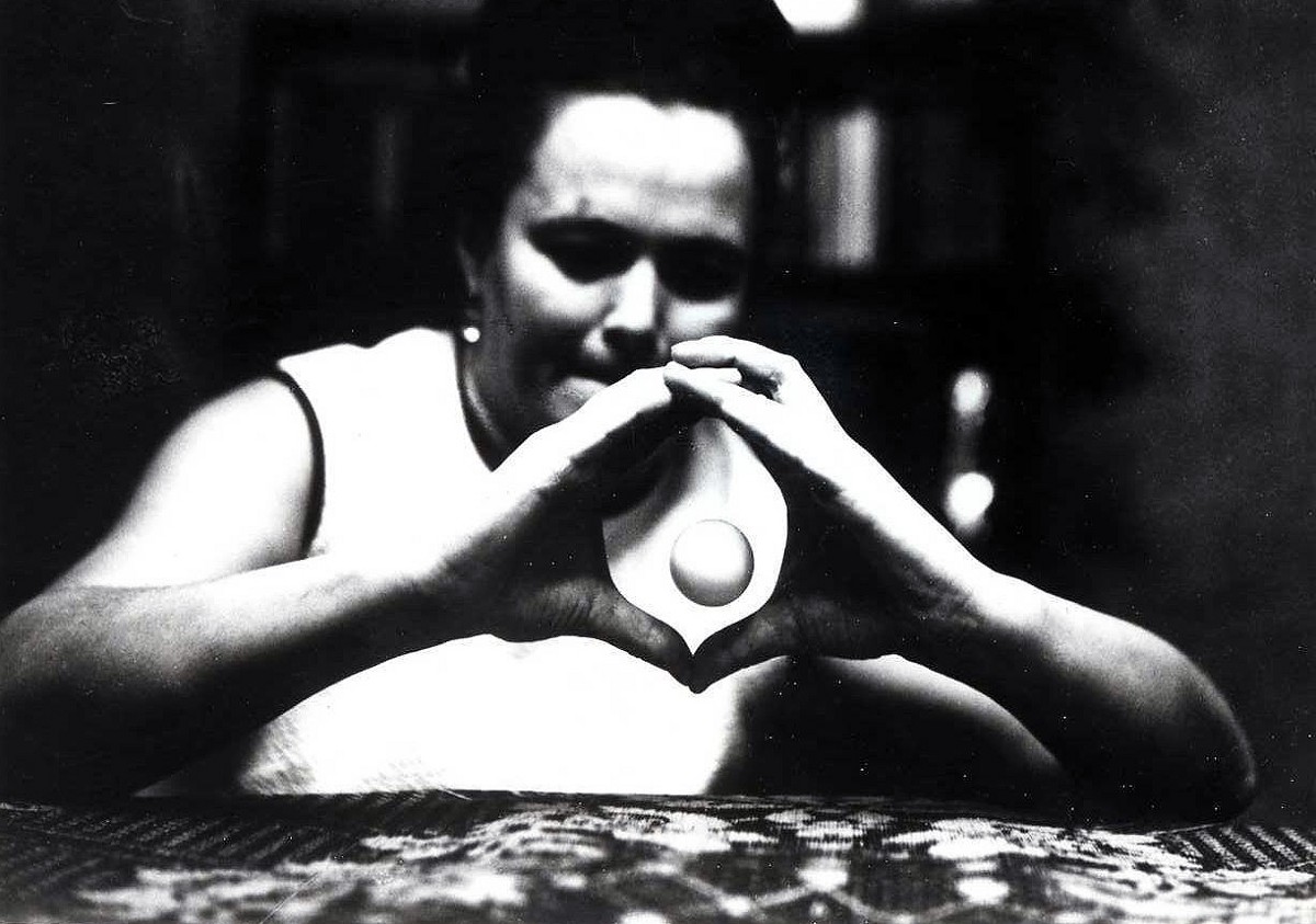 Η Ρωσίδα με τις «παραφυσικές δυνάμεις» και η τρελή κούρσα του Ψυχρού Πολέμου (βίντεο)