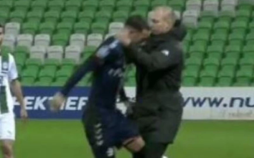 Προπονητής έκανε κεφαλοκλείδωμα σε αντίπαλο παίκτη που πήγε να εκτελέσει πλάγιο! (βίντεο)