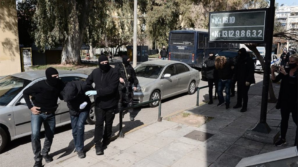 Ο 30χρονος «ινδιάνος» καταθέτει: «Ήμουν στην Ελευσίνα την ώρα τη επίθεσης στη Ν.Σμύρνη – Θέλουν εξιλαστήριο θύμα»