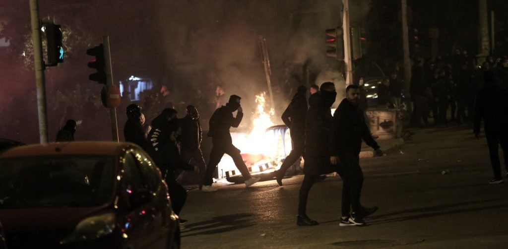 Τώρα η κυβέρνηση θέλει…  «κοινωνική συμφωνία» για τον κορωνοϊό – Σκέρτσος: «Είναι αναγκαία»