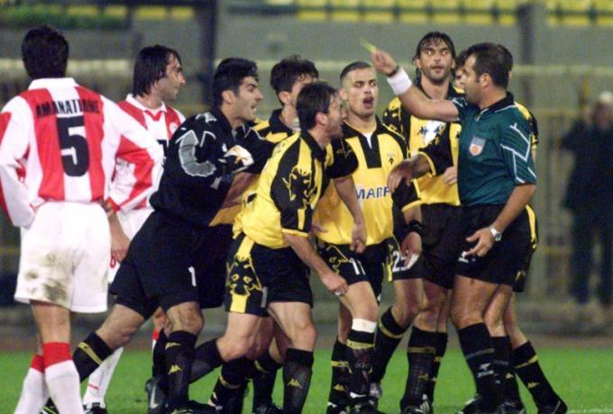 Οι πιστολιές στο ΑΕΚ-Ολυμπιακός στη Νέα Φιλαδέλφεια (βίντεο)