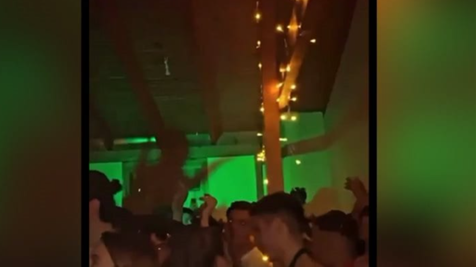 Νέοι της Πάτρας διοργάνωσαν πάρτυ – Πρόστιμα μετά από αστυνομική έφοδο (βίντεο)