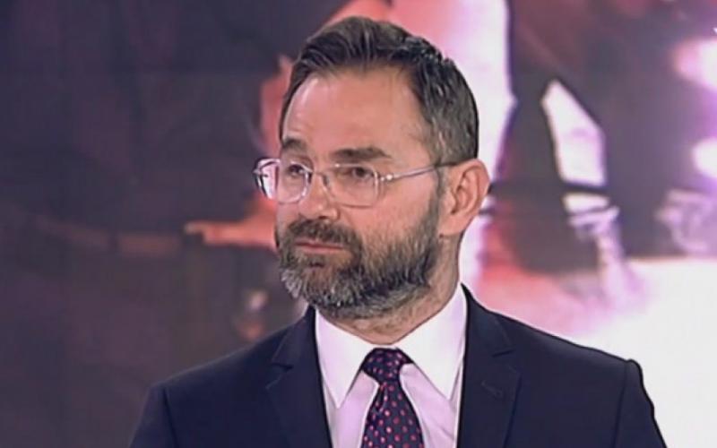 «Στα μαχαίρια» Μπαλάσκας– Μαντάς για την αστυνομική βία: «Πιείτε λίγο καφέ»