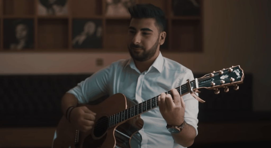 «Σπίτι με το Mega»: Ανατρίχιασε το κοινό ο αδερφός του Π.Παντελίδη Κωνσταντίνος – Τα σχόλια στο Twitter (φώτο-βίντεο)