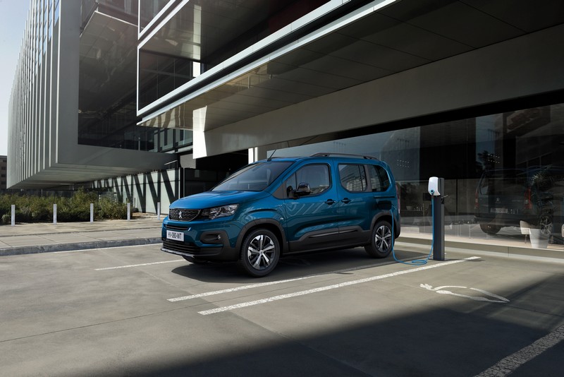 Διαθέσιμο το νέο Peugeot e-RIFTER και ως αμιγώς ηλεκτρικό αυτοκίνητο
