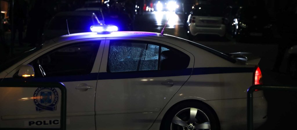 Θεσσαλονίκη: Προσαγωγές υπόπτων έξω από το Αστυνομικό Τμήμα