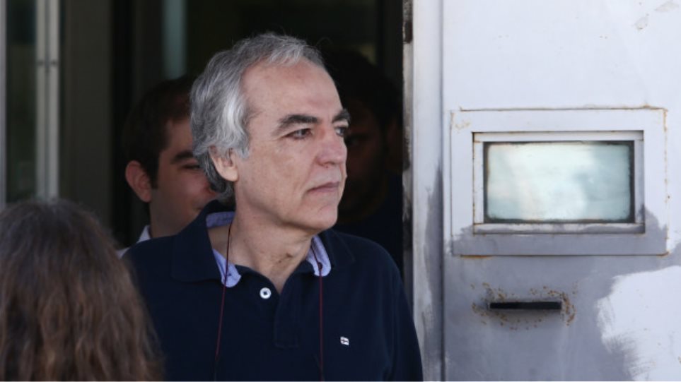 Σταδιακά η επανασίτιση του Δημήτρη Κουφοντίνα – Παραμένει στο νοσοκομείο Λαμίας