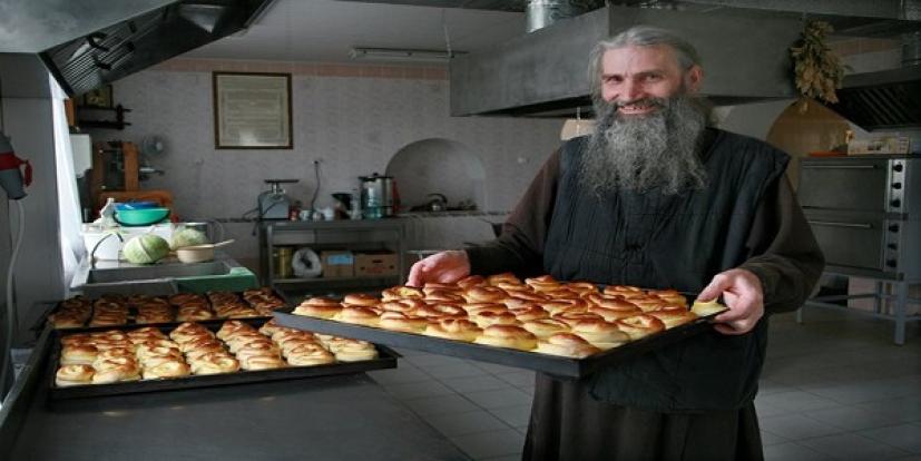 Ζουν ως τα 90: Ποια φαγητά αποκλείει η μοναστηριακή διατροφή που μελετάται σε όλο τον κόσμο