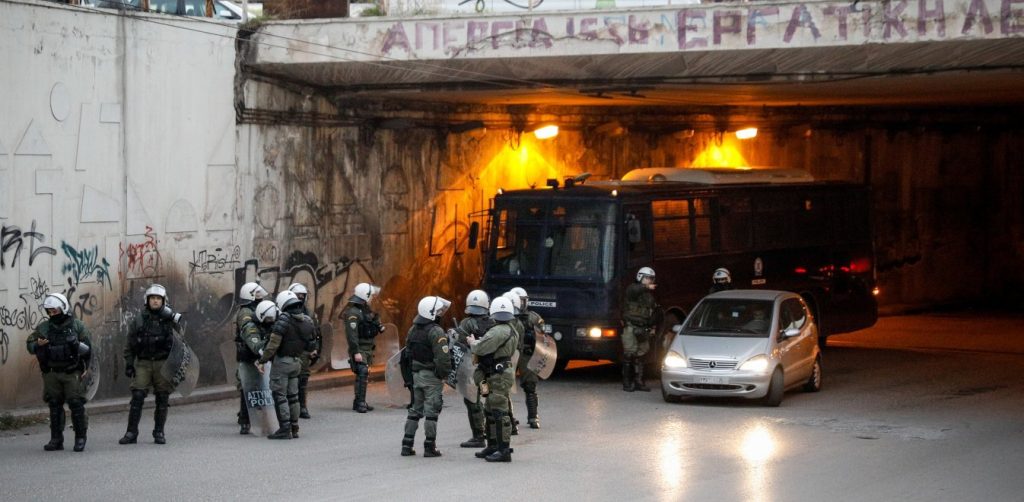 Το υπουργείο Προστασίας του Πολίτη κατηγορεί τον ΣΥΡΙΖΑ για 26 εσκεμμένα ψέματα αναφορικά με την αστυνομική βία