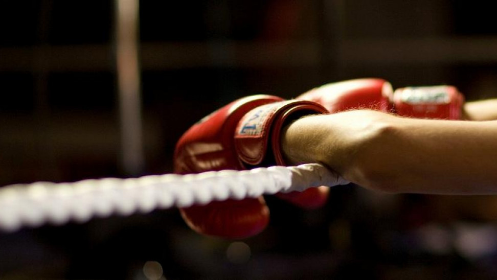 Ο αγώνας πυγμαχίας που έμεινε στην ιστορία: Το φονικό κόλπο με τα γάντια που κατέστρεψε τον αντίπαλο