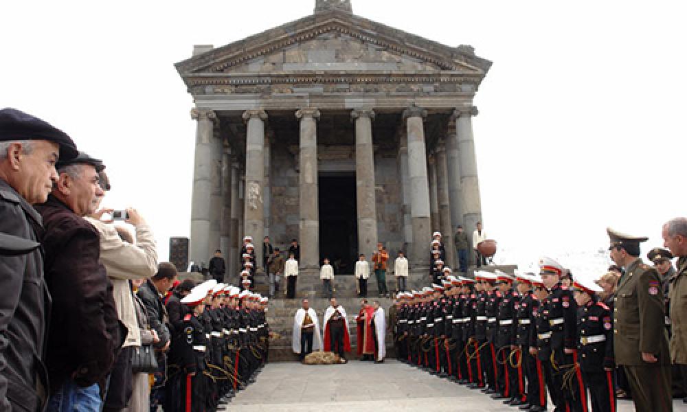 Οι Αρμένιοι νεοπαγανιστές θα γιορτάσουν την Πρωτοχρονιά τους με ένα αρχαίο άγαλμα του Μίθρα!