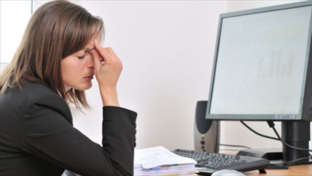 Τι να κάνετε για να προστατέψετε τα μάτια σας από την υπερβολική χρήση ηλεκτρονικών στην καραντίνα