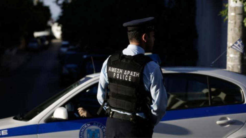 Σε εξέλιξη αστυνομική επιχείρηση εκκένωσης σε κτίριο στη Λιοσίων