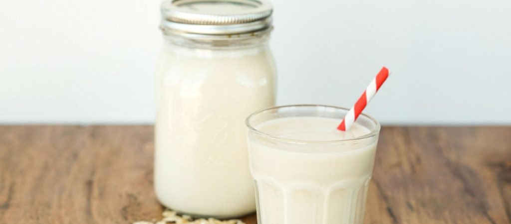 Γάλα βρώμης: Το νέο προϊόν που κάνει δειλά δειλά την εμφάνισή του
