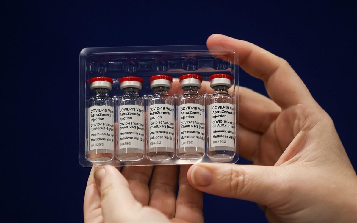 Η Γαλλία ξεκινάει και πάλι τους εμβολιασμούς με το εμβόλιο AstraZeneca