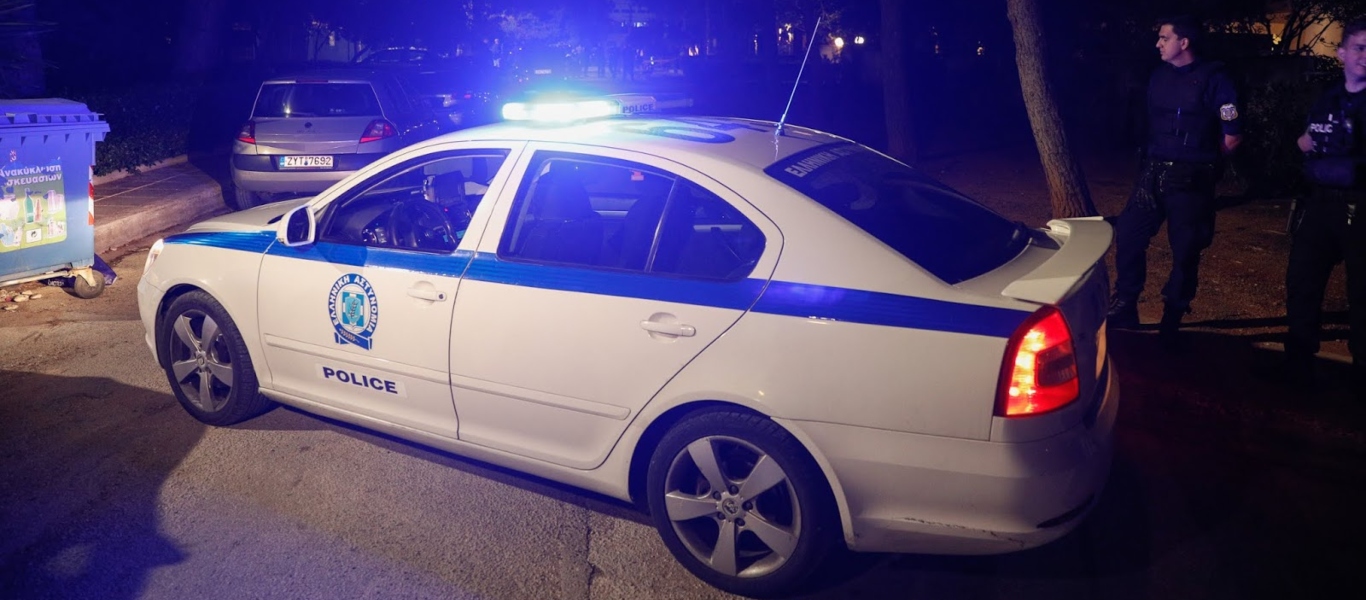 Θεσσαλονίκη: Εμπρηστική επίθεση με γκαζάκια σε πολυκατοικία (φώτο)
